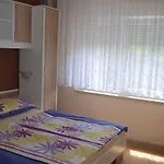 شقة In 41880 *