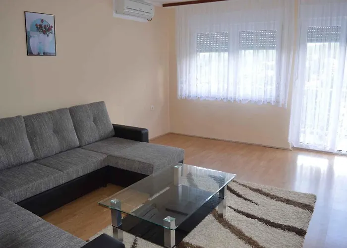 Apartman In 41880 *